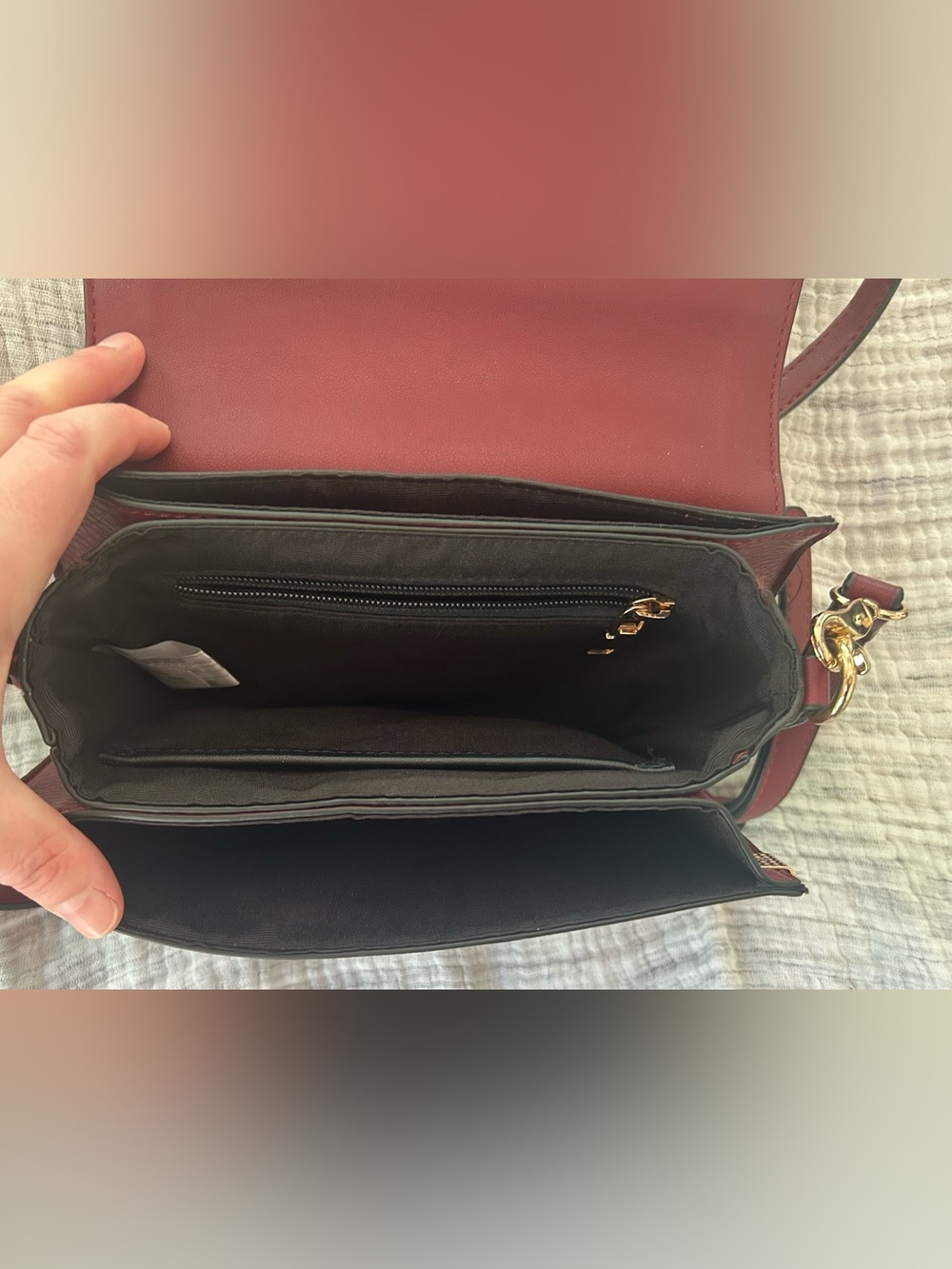 Poppy & Peonies Women’s Burgundy Crossbody Bag with Gold Ring Accent - Picture 3 of 3